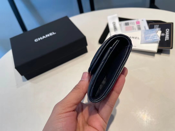 シャネル財布角部分ディテール